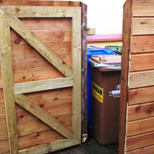 garden_hideaway_wheelie_bins_bikes